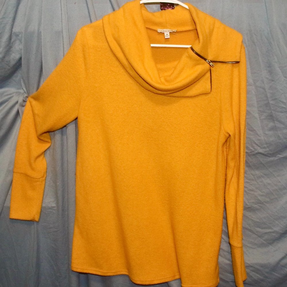 White Birch sz M mustard Sweater - Picture 1 of 3